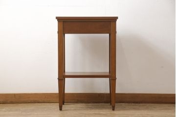中古　美品　DREXEL HERITAGE(ドレクセルヘリテイジ)　品のある佇まいが美しいサイドテーブル(電話台、ナイトテーブル、コンソールテーブル)(R-055648)