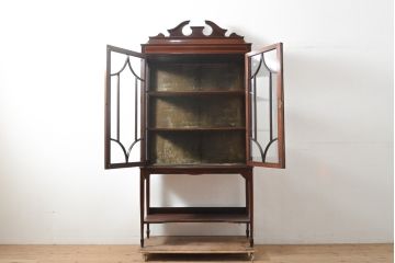 イギリスアンティーク　高級品　マホガニー材　象嵌入りで上品なデザインが目を引くキャビネット(ガラスケース、キュリオケース、チャイナキャビネット、飾り棚、陳列棚)(R-055649)