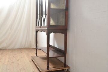 イギリスアンティーク　高級品　マホガニー材　象嵌入りで上品なデザインが目を引くキャビネット(ガラスケース、キュリオケース、チャイナキャビネット、飾り棚、陳列棚)(R-055649)