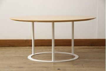 中古　arflex(アルフレックス)　 Laura Griziotti(ラウラ・グリツィオッティ)　uvi(ウビ)　シンプルなデザインで色んなお部屋にマッチするセンターテーブル(ローテーブル、コーヒーテーブル、ラウンドテーブル、丸テーブル)(定価約20万円)(R-055652)