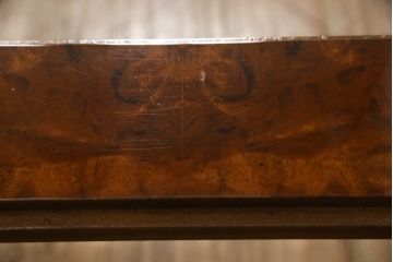 中古　超美品　DREXEL HERITAGE(ドレクセルヘリテイジ)　Cameo Classics(キャメオクラシックス)　クラシカルな佇まいのカクテルテーブル(定価約68万円)(ローテーブル、センターテーブル)(R-055659)