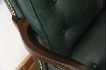 中古　超美品　DREXEL HERITAGE(ドレクセルヘリテイジ)　本革　高級感溢れる佇まいが魅力的なエグゼクティブデスクチェア(オフィスチェア、回転チェア、アームチェア)(R-055660)