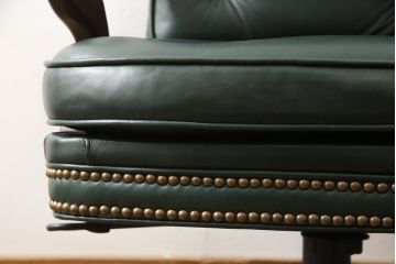 中古　超美品　DREXEL HERITAGE(ドレクセルヘリテイジ)　本革　高級感溢れる佇まいが魅力的なエグゼクティブデスクチェア(オフィスチェア、回転チェア、アームチェア)(R-055660)