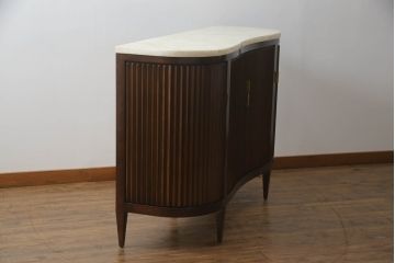 中古　超美品　アメリカ最高級家具　センチュリー社(CENTURY)　大理石風の天板とシャッター風の扉がおしゃれなサイドボード(サイドキャビネット、戸棚、収納棚)(定価約200万円)(R-055673)