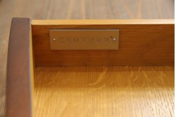 中古　超美品　アメリカ最高級家具　センチュリー社(CENTURY)　大理石風の天板とシャッター風の扉がおしゃれなサイドボード(サイドキャビネット、戸棚、収納棚)(定価約200万円)(R-055673)