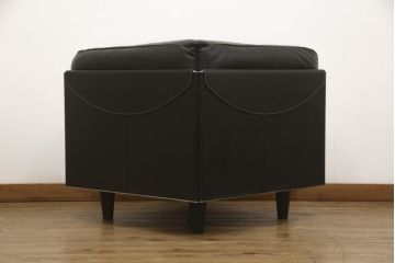 中古　美品　本革レザー　Poltrona Frau(ポルトローナフラウ)　トゥワイス　洗練された雰囲気を醸し出すコーナーソファ(定価約250万円)(4人掛けソファ、L字型ソファ)(R-055675)