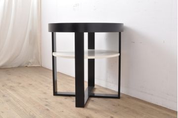 中古　特注品　モダンなデザインでスタイリッシュな空間づくりに活躍するサイドテーブル(コーヒーテーブル、ラウンドテーブル、エンドテーブル)(定価約15万円)(R-055678)