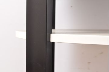 中古　特注品　モダンなデザインでスタイリッシュな空間づくりに活躍するサイドテーブル(コーヒーテーブル、ラウンドテーブル、エンドテーブル)(定価約15万円)(R-055678)