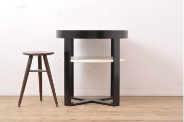 中古　特注品　モダンなデザインでスタイリッシュな空間づくりに活躍するサイドテーブル(コーヒーテーブル、ラウンドテーブル、エンドテーブル)(定価約15万円)(R-055678)