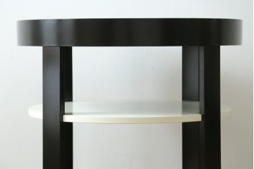 中古　特注品　モダンなデザインでスタイリッシュな空間づくりに活躍するサイドテーブル　定価約15万円　(R-055678)