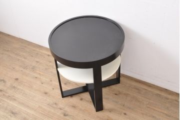 中古　特注品　モダンなデザインでスタイリッシュな空間づくりに活躍するサイドテーブル(コーヒーテーブル、ラウンドテーブル、エンドテーブル)(定価約15万円)(R-055679)