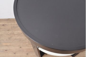 中古　特注品　モダンなデザインでスタイリッシュな空間づくりに活躍するサイドテーブル(コーヒーテーブル、ラウンドテーブル、エンドテーブル)(定価約15万円)(R-055679)
