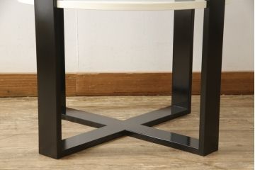 中古　特注品　モダンなデザインでスタイリッシュな空間づくりに活躍するサイドテーブル(コーヒーテーブル、ラウンドテーブル、エンドテーブル)(定価約15万円)(R-055680)