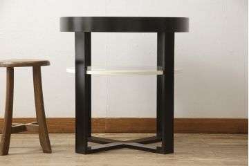 中古　特注品　モダンなデザインでスタイリッシュな空間づくりに活躍するサイドテーブル(コーヒーテーブル、ラウンドテーブル、エンドテーブル)(定価約15万円)(R-055680)