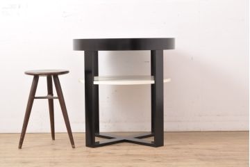 中古　特注品　モダンなデザインでスタイリッシュな空間づくりに活躍するサイドテーブル(コーヒーテーブル、ラウンドテーブル、エンドテーブル)(定価約15万円)(R-055681)
