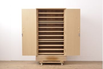 中古　伝統工芸士・吉沢昭次作　小振りなサイズがお部屋に取り入れやすい加茂総桐帯箪笥(板盆付き、胴厚、桐たんす、洋服タンス、着物箪笥、和タンス)(R-055682)