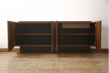 中古　超美品　最高級イタリア家具　ユーロ・カーサ取り扱い　Alf DaFre　洗練された佇まいが美しいサイドボード(キャビネット、戸棚、収納棚)(R-055686)