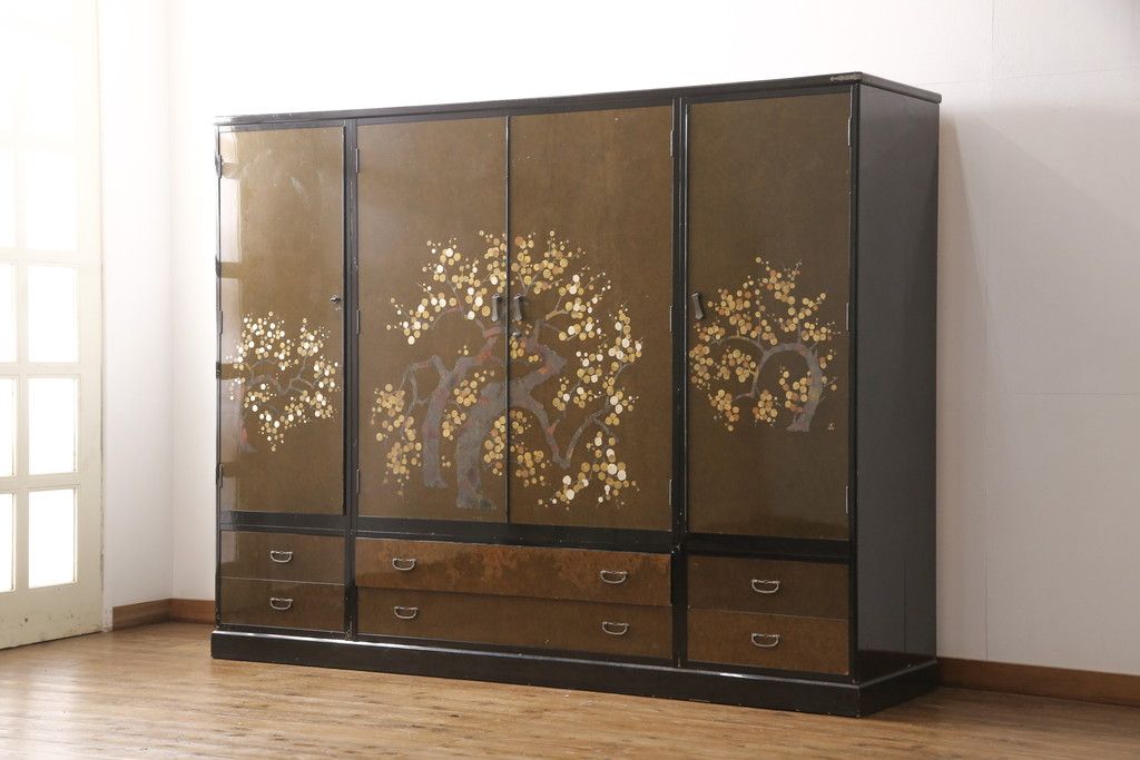希少! 和製ビンテージ 尾形光琳? 紅白梅図を思わせる図柄が目を引く高級和箪笥(着物箪笥、衣装箪笥、ワードローブ、ヴィンテージ)(R-055691)
