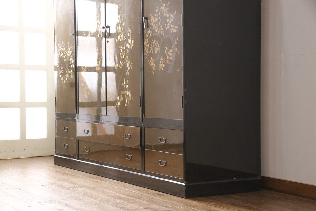 希少! 和製ビンテージ 尾形光琳? 紅白梅図を思わせる図柄が目を引く高級和箪笥(着物箪笥、衣装箪笥、ワードローブ、ヴィンテージ)(R-055691)