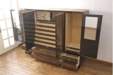 希少! 和製ビンテージ 尾形光琳? 紅白梅図を思わせる図柄が目を引く高級和箪笥(着物箪笥、衣装箪笥、ワードローブ、ヴィンテージ)(R-055691)