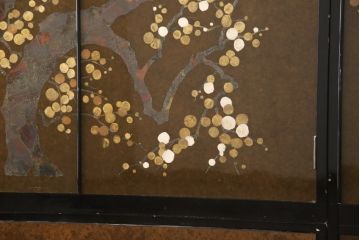 希少! 和製ビンテージ 尾形光琳? 紅白梅図を思わせる図柄が目を引く高級和箪笥(着物箪笥、衣装箪笥、ワードローブ、ヴィンテージ)(R-055691)