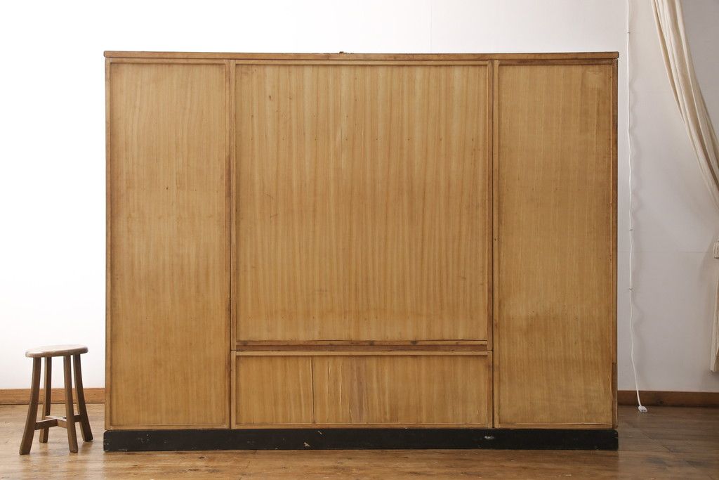 希少! 和製ビンテージ 尾形光琳? 紅白梅図を思わせる図柄が目を引く高級和箪笥(着物箪笥、衣装箪笥、ワードローブ、ヴィンテージ)(R-055691)