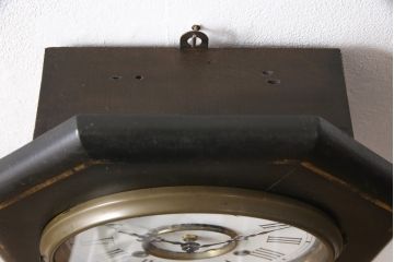 和製アンティーク　電池式　クラシカルな佇まいが目を引く掛け時計(柱時計、古時計)(R-055693)