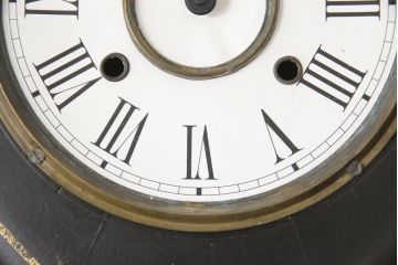 和製アンティーク　電池式　クラシカルな佇まいが目を引く掛け時計(柱時計、古時計)(R-055693)