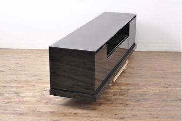 中古　特注品　スタイリッシュな空間づくりに活躍する、シンプルなデザインが魅力のローボード(テレビ台、テレビボード、リビングボード、AVボード)(定価約40万円)(R-055698)