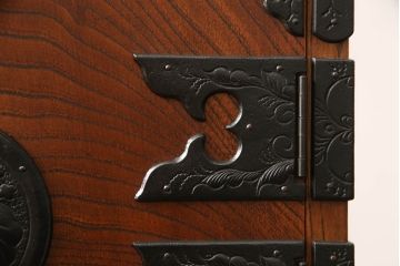中古　美品　岩谷堂箪笥　力強い杢目が魅力的な収納箪笥(和箪笥、整理タンス、引き出し、チェスト)(R-055699)