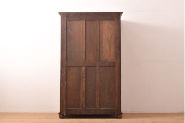 イギリスアンティーク　格式のある佇まいが上品な小振りのワードローブ(収納棚、キャビネット、洋服タンス)(R-055700)