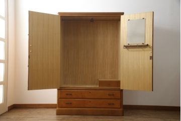 中古　屋久杉　密に詰まった杢目が美しいワードローブ(洋服タンス、収納棚、衣装箪笥)(定価約70万円)(R-055705)
