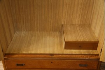 中古　屋久杉　密に詰まった杢目が美しいワードローブ(洋服タンス、収納棚、衣装箪笥)(定価約70万円)(R-055705)