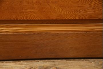 中古　屋久杉　密に詰まった杢目が美しいワードローブ(洋服タンス、収納棚、衣装箪笥)(定価約70万円)(R-055705)
