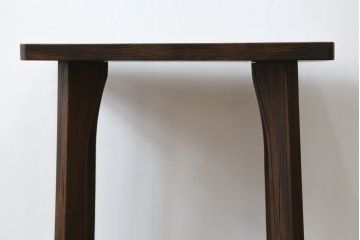 和製ビンテージ　軽井沢彫り　流れるような菖蒲の彫刻が美しいサイドテーブル(ナイトテーブル、飾り台、花台、コンソールテーブル、ヴィンテージ)(R-055708)