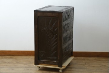 和製ヴィンテージ　伝統工芸　軽井沢彫り　大胆にあしらわれた菖蒲の彫りが存在感を放つサイドチェスト　(R-055709)