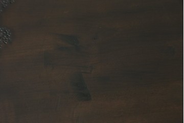 和製ヴィンテージ　伝統工芸　軽井沢彫り　大胆にあしらわれた菖蒲の彫りが存在感を放つサイドチェスト　(R-055709)