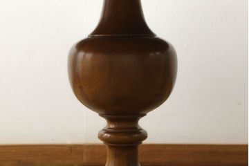 中古　バロッサバレンティ(VARO,S.A. VALENTI)　球根のようなバルボスレッグが特徴の重厚感のあるダイニングテーブル(ラウンドテーブル、丸テーブル)(R-055713)