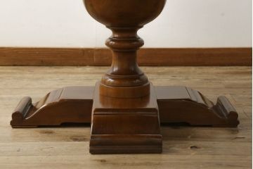 中古　バロッサバレンティ(VARO,S.A. VALENTI)　球根のようなバルボスレッグが特徴の重厚感のあるダイニングテーブル(ラウンドテーブル、丸テーブル)(R-055713)