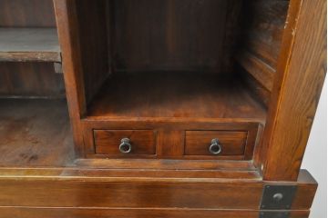中古　美品　上手物!　栗材　凝ったつくりが目を引く趣ある水屋箪笥(収納箪笥、重ね箪笥、食器棚、収納棚)(R-055715)