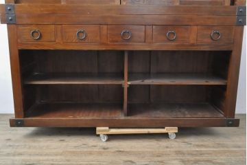中古　美品　上手物!　栗材　凝ったつくりが目を引く趣ある水屋箪笥(収納箪笥、重ね箪笥、食器棚、収納棚)(R-055715)