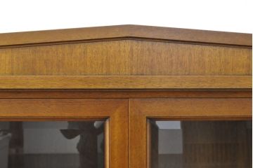 中古　美品　DREXEL HERITAGE(ドレクセルヘリテイジ)　Triune(トライユン)　品のある佇まいのサイドボード(サイドキャビネット、収納棚、飾り棚、食器棚、本箱、ブックケース)(R-055718)