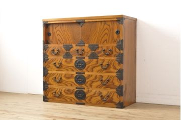 中古　美品　岩谷堂箪笥　台輪・脚付きリメイク　力強く立派な杢目が魅力的な箪笥サイドボード(衣装箪笥、引き出し、和タンス、チェスト)(R-055742)