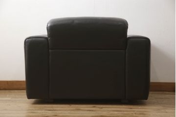 中古　美品　デセデ(de Sede)　本革　ブラック色　高級感溢れる佇まいが美しい1人掛けレザーソファ(定価約60万円)(アームチェア、一人掛けソファ、黒)(R-055748)