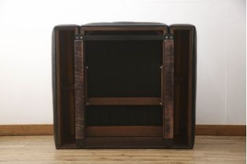 中古　美品　デセデ(de Sede)　本革　ブラック色　高級感溢れる佇まいが美しい1人掛けレザーソファ(定価約60万円)(アームチェア、一人掛けソファ、黒)(R-055748)