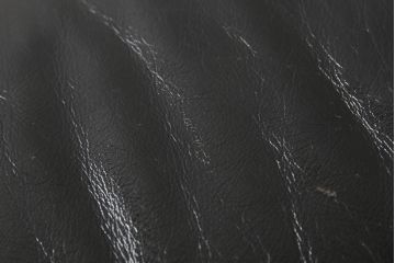 中古　美品　デセデ(de Sede)　本革　ブラック色　高級感溢れる佇まいが美しい1人掛けレザーソファ(定価約60万円)(アームチェア、一人掛けソファ、黒)(R-055749)