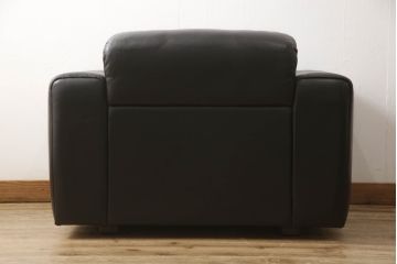 中古　美品　デセデ(de Sede)　本革　ブラック色　高級感溢れる佇まいが美しい1人掛けレザーソファ(定価約60万円)(アームチェア、一人掛けソファ、黒)(R-055749)