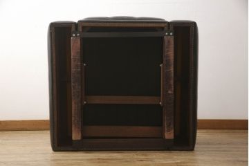 中古　美品　デセデ(de Sede)　本革　ブラック色　高級感溢れる佇まいが美しい1人掛けレザーソファ(定価約60万円)(アームチェア、一人掛けソファ、黒)(R-055749)