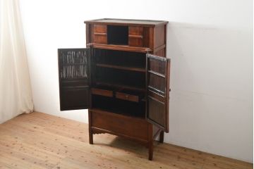 中古　高級品　極上　美品　凝ったつくりが美しい、本格的なアンティーク調李朝棚(アジアンキャビネット、朝鮮棚、李朝箪笥、収納棚)(R-055751)