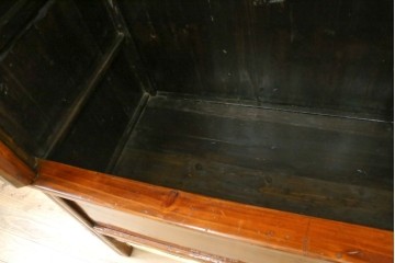 中古　高級品　極上　美品　凝ったつくりが美しい、本格的なアンティーク調李朝棚　(R-055751)